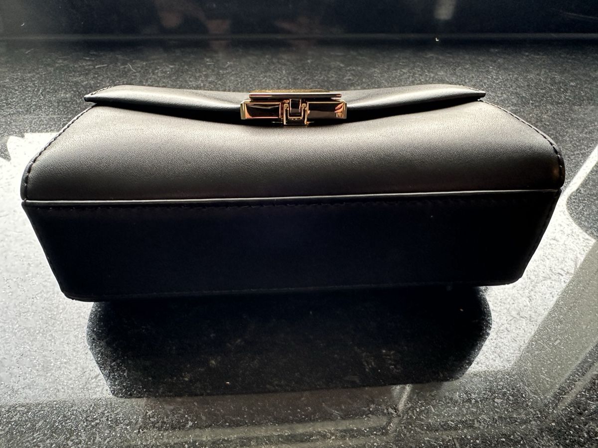 Michael Kors Borse da donna: Michael Kors Small Handbag Black – Usato da Bern venduto da Shininglove 7