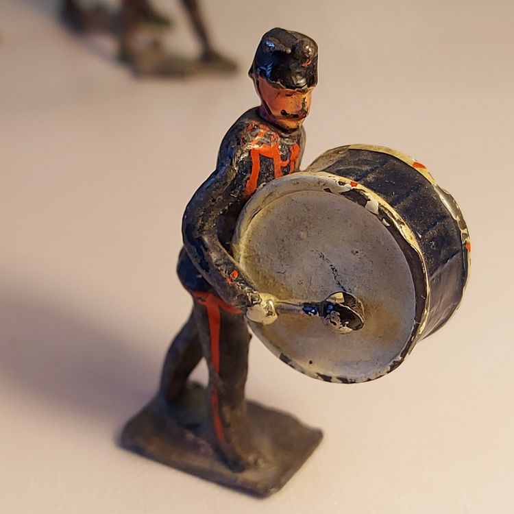 5 antike Figuren aus Zinn - 4 Soldaten und 1 Trommler -antik 2