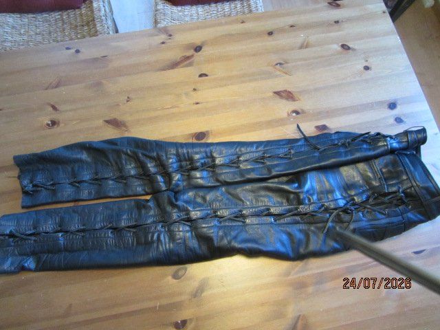 Pantaloni: Motorrad Lederhose mit Schnürung – Usato da schönenwerd venduto da kusi027 1