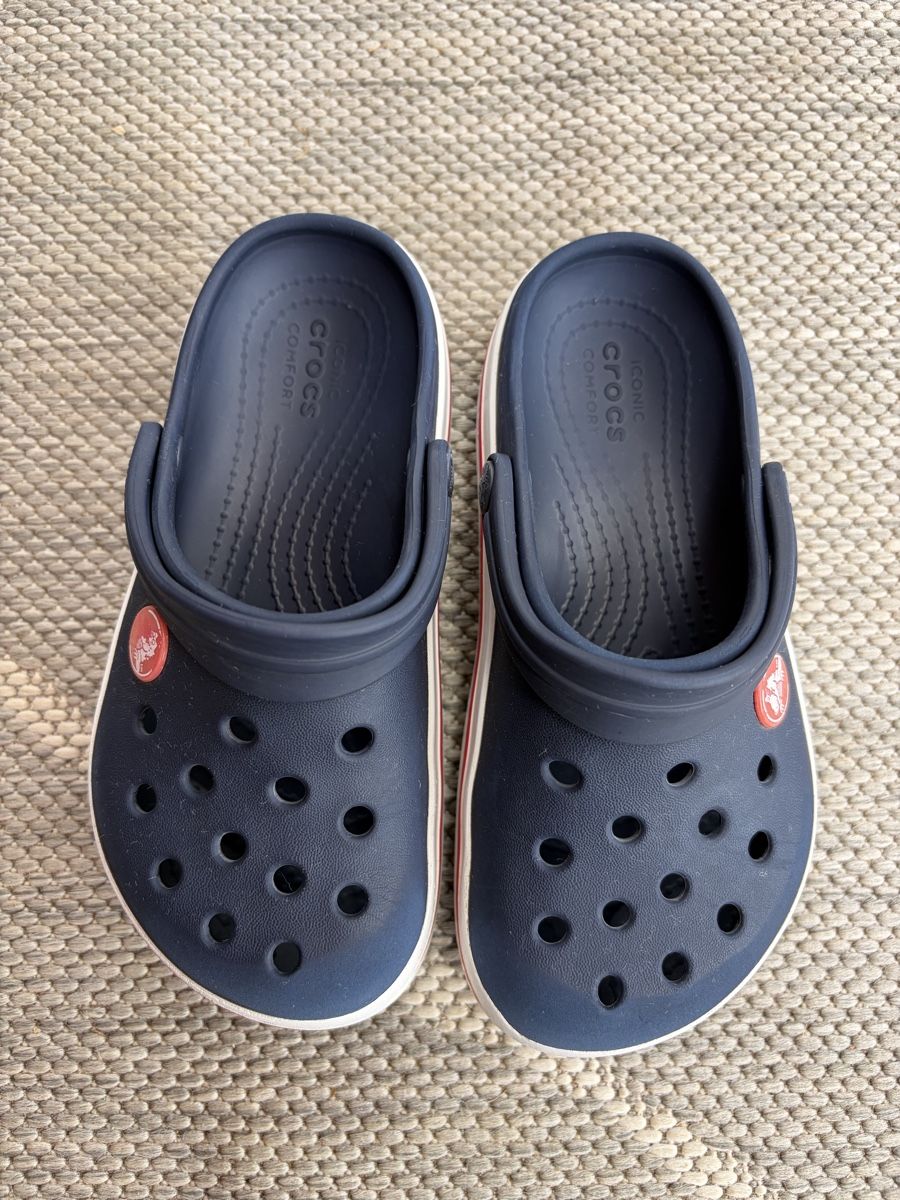 Crocs Chaussures garçon: Crocs C11 (28/29) – D'occasion à Biberen par Flocke83