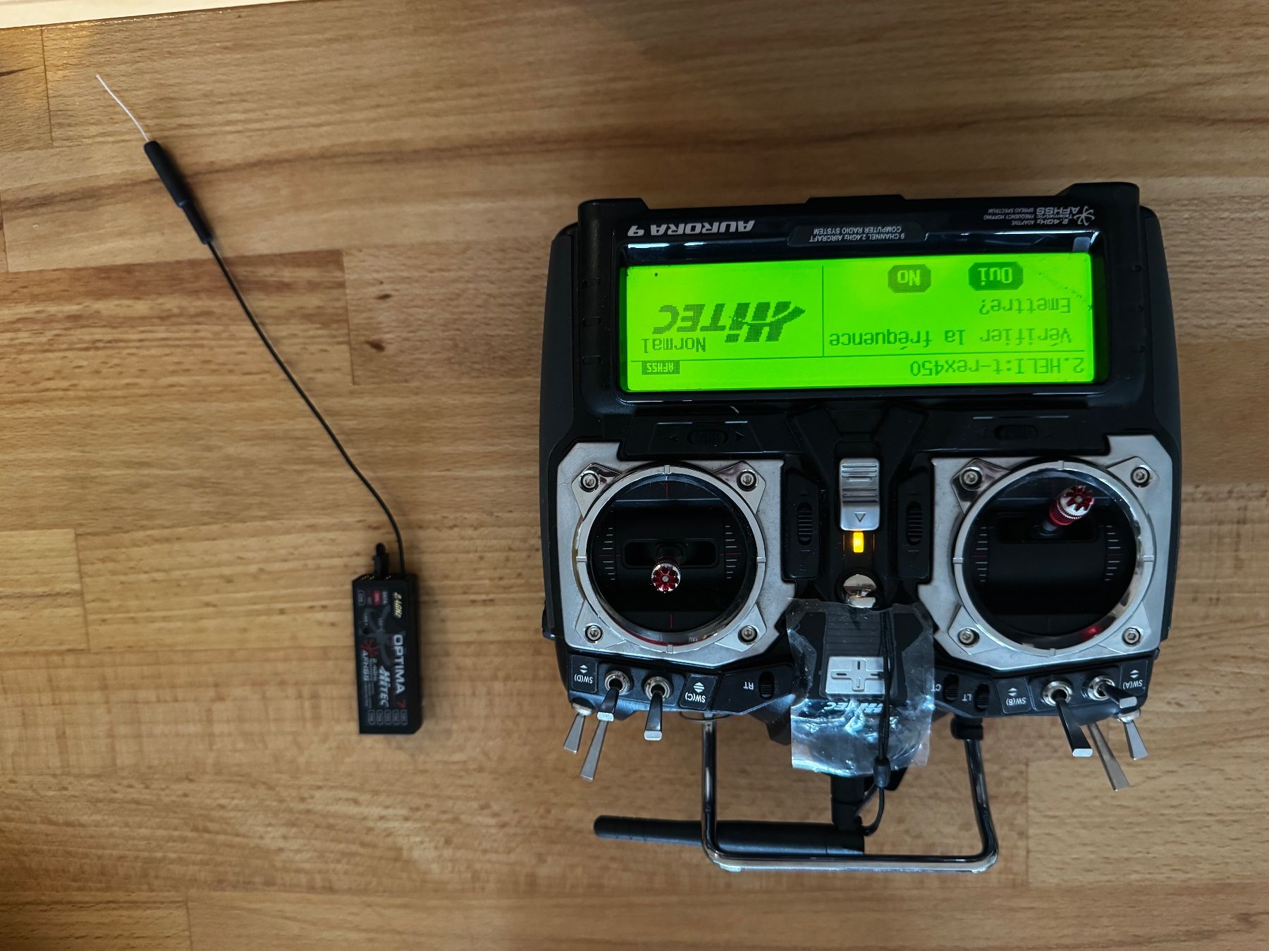 Telecomando: Radiocommande Hitec Aurora 9 état d'usage – Usato da Bonnefontaine venduto da domino88 1