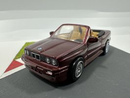 BMW M3 (E30) Cabriolet 1:43, bordeauxrot, NEWRAY