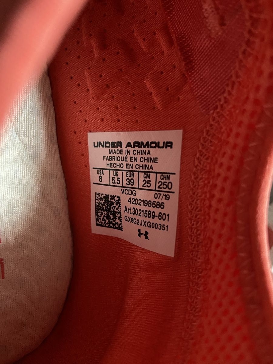 Under Armour Scarpe da donna: Sportschuh Under Armour – Nuovo (secondo la descrizione) da Büsserach venduto da vimeco.43 4