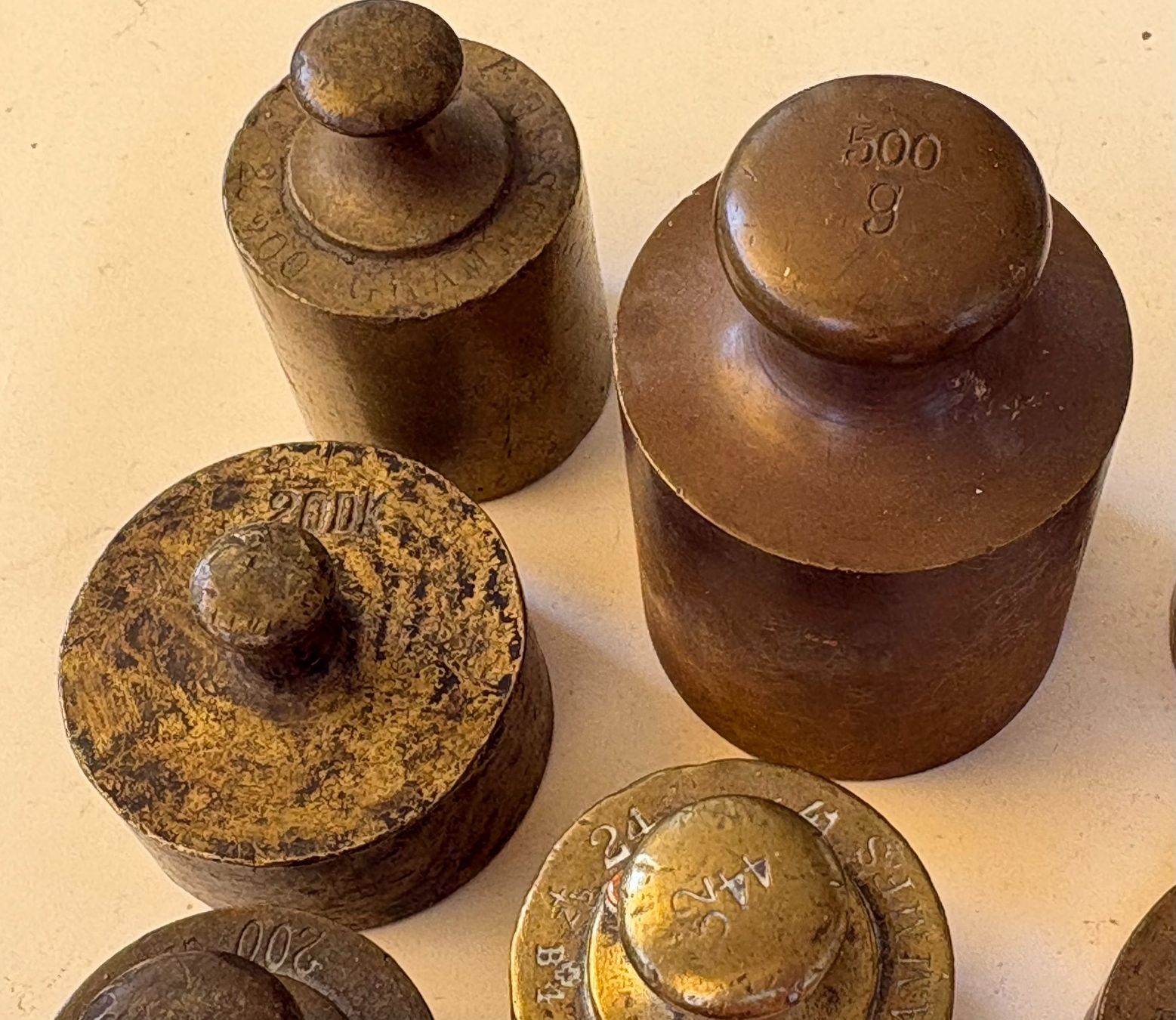 Waagen und Gewichte: VINTAGE GEWICHT-STEINE 1703GR. – Gebraucht aus Ostermundigen von wini63 2