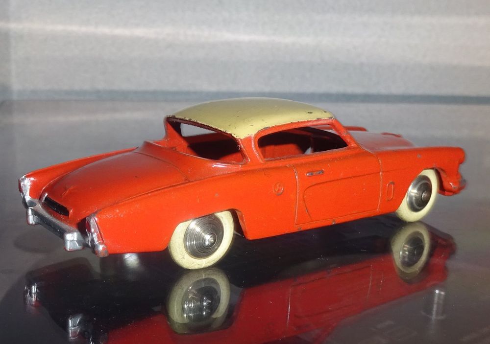 Dinky Toys France 24Y - Studebaker Commander Gris/rouge - État D'origine (sans Boîte)