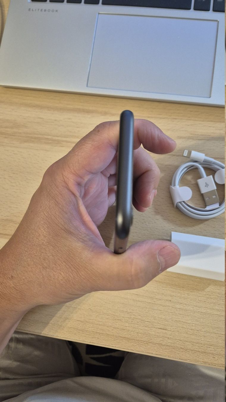 Apple Telefoni cellulari / Smartphones: iPhone 8 64GB Space Gray 3015 Akku bei 91% – Usato da Münchenbuchsee venduto da MV_Solutions 6