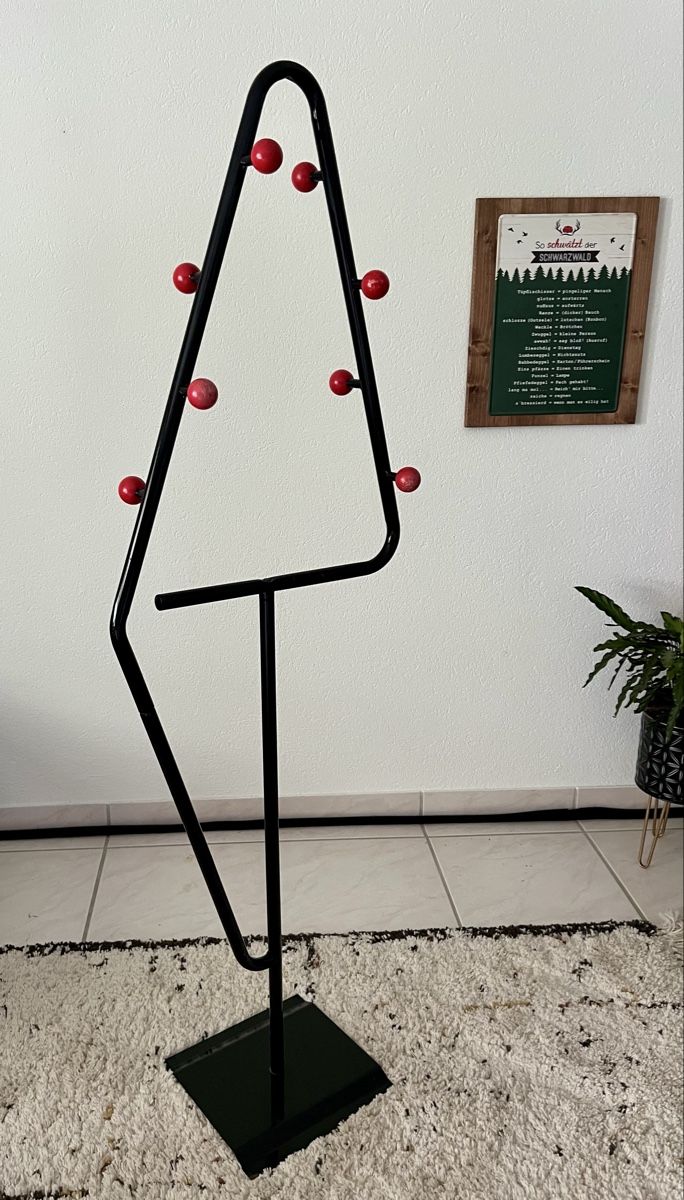 Garderobe: Vintage „ Atomic - Stil ” Garderobenständer – Gebraucht aus Hunzenschwil von DoNotPanic 1