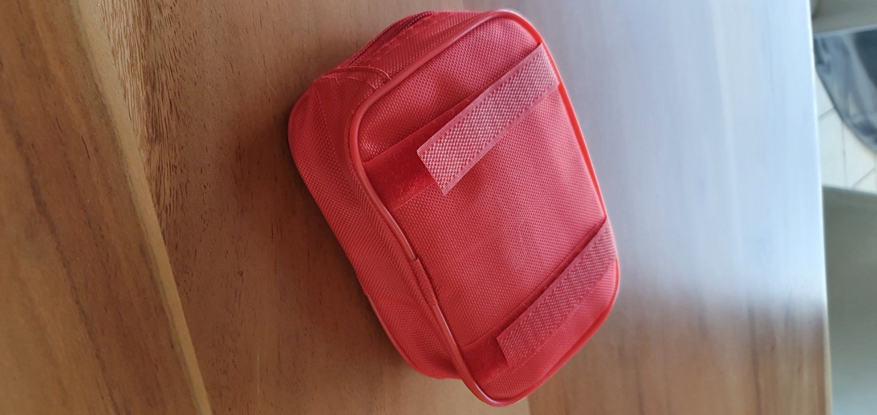 Verbandkästen: Nothilfe Tasche für Autos oder Camping Grösse M (neu) – Neu (gemäss Beschreibung) aus Zürich von Leica.C89 3