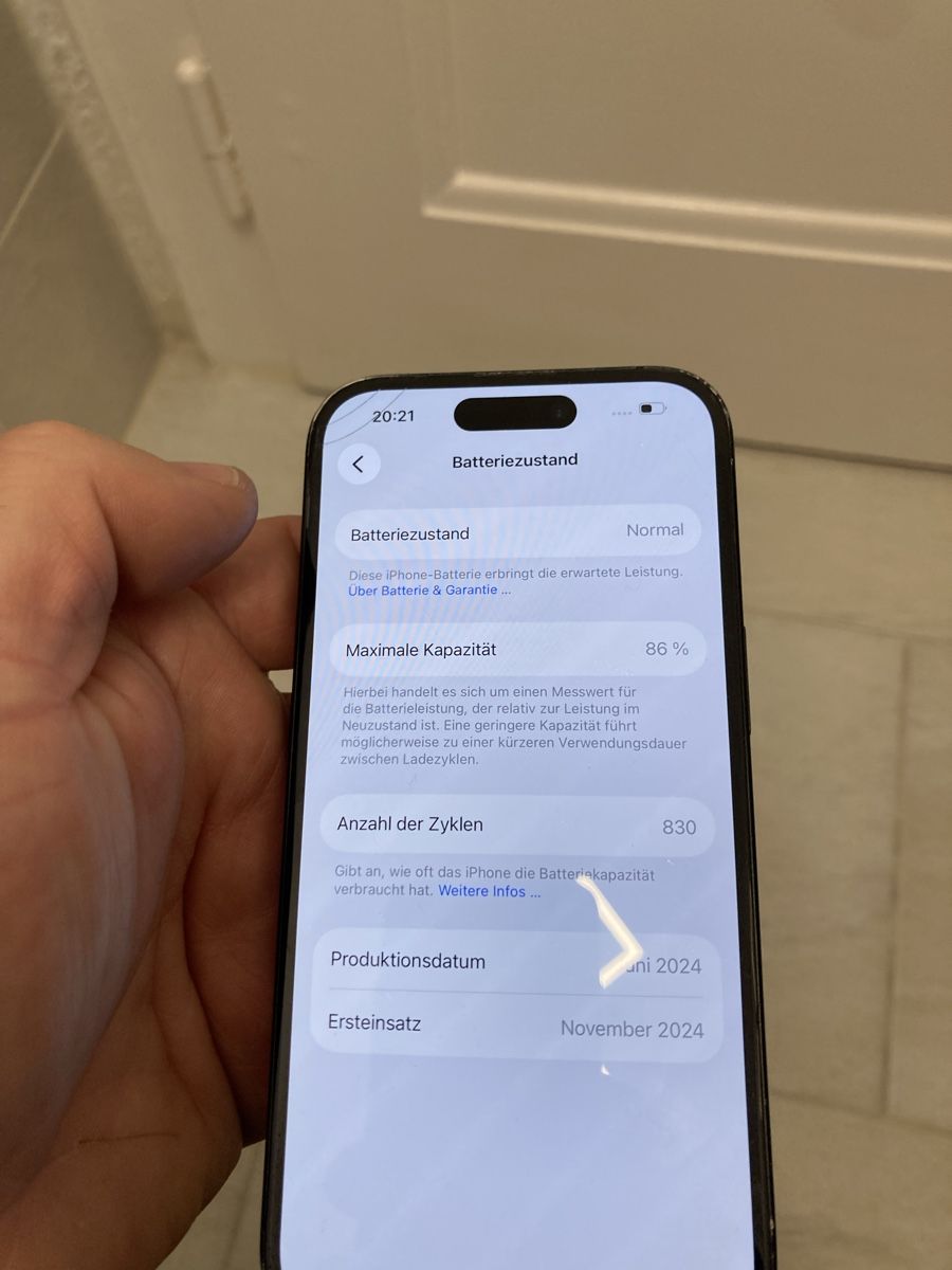 Apple Handys / Smartphones: iPhone 15 Display gebrochen  – Defekt aus Schaan von meh_zd8z 4
