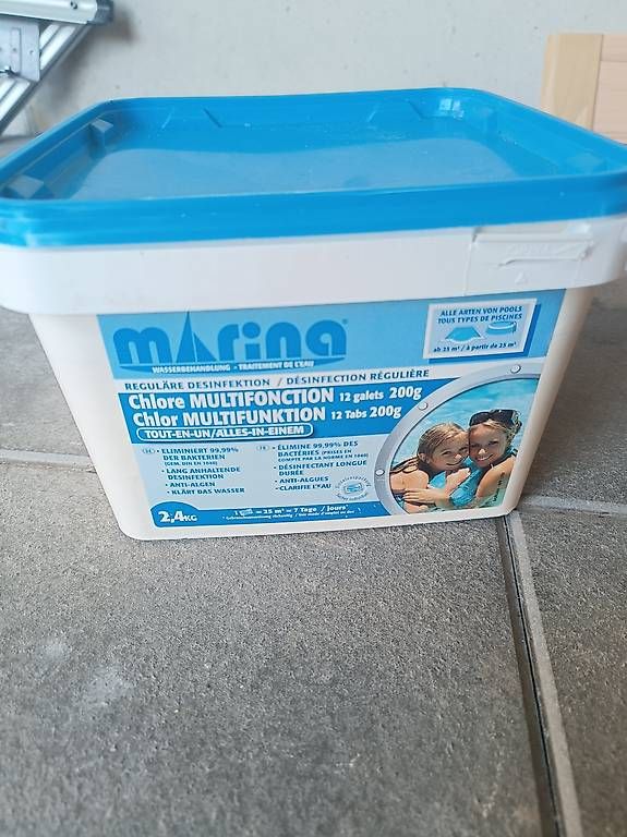 Schwimmbad: Chlor Multifunktion 11 Tabs für Pool – Gebraucht aus Humlikon von Zitrone011