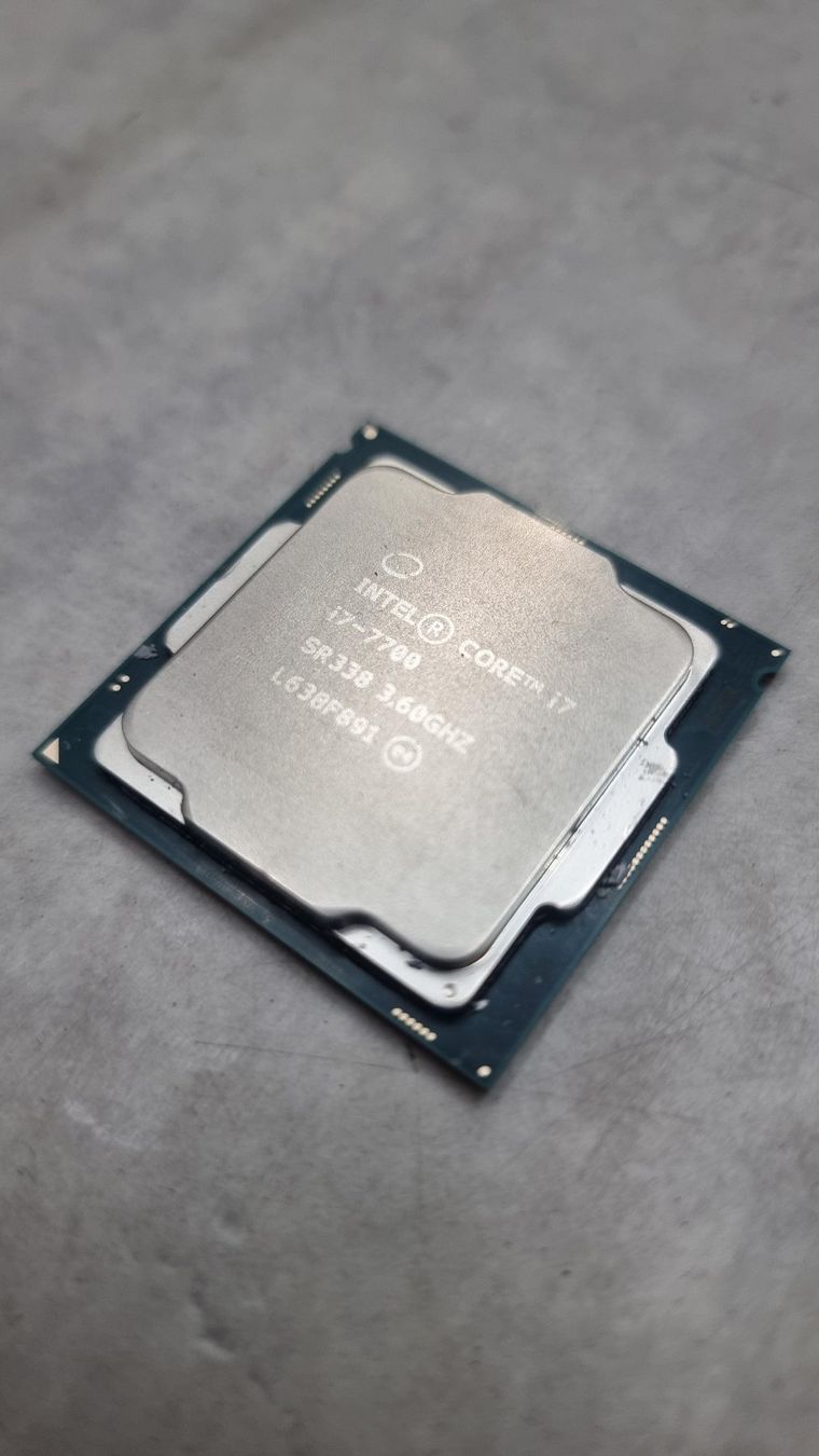 Intel Componenti elettronici: Intel Core i7-7700 – Usato da Savièse venduto da gtgl 2