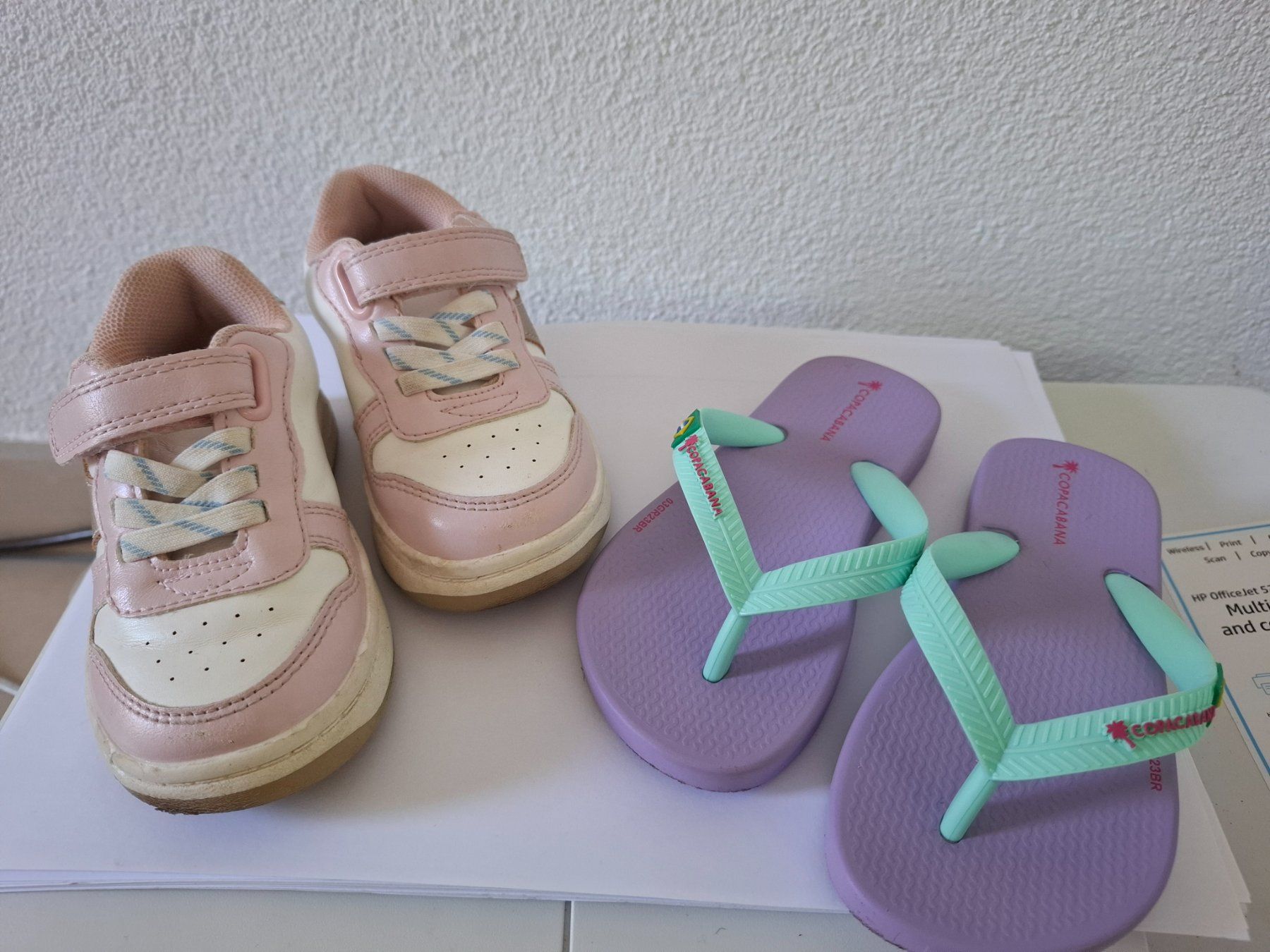 Scarpe per ragazze: Cupcake Sneaker + Ipanema Flip Flops – Usato da Dornach venduto da shoe-lina