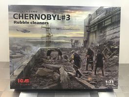MODEL CHERNOBYL #3 RUBBLE CLEANERS 1:35