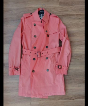 Burberry trench coat - pink