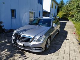 Mercedes E500 T 4M, V8, mit neuer Airmatic ! VHB