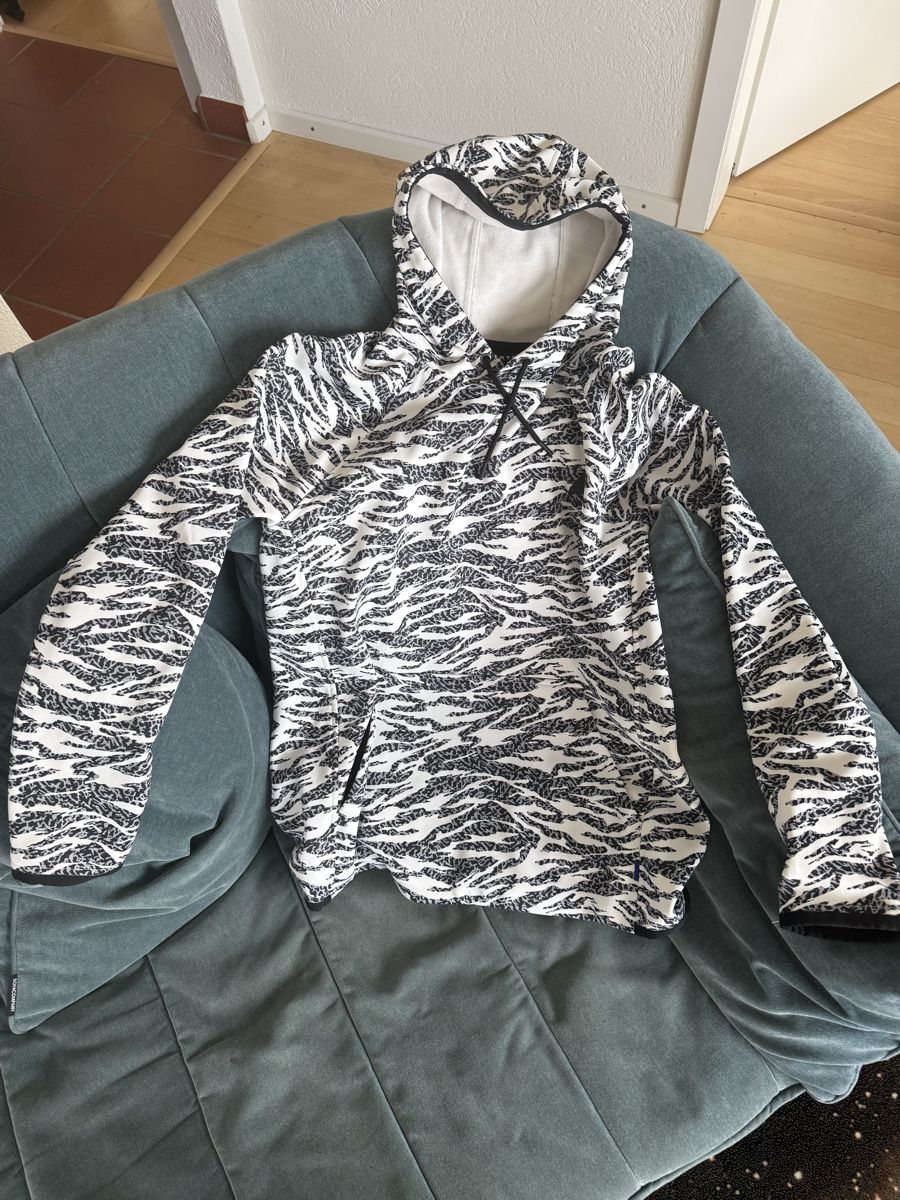 Burton Pullover & Sweatshirts: Burton Pullover  – Gebraucht aus Oberhofen Thun'see von nic_ld9k