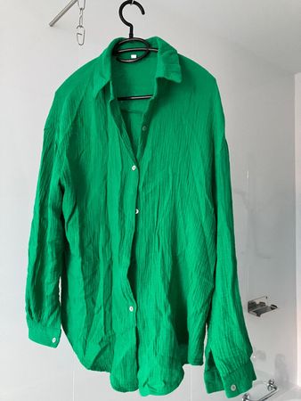 Bluse Grösse XS  grün. musselin