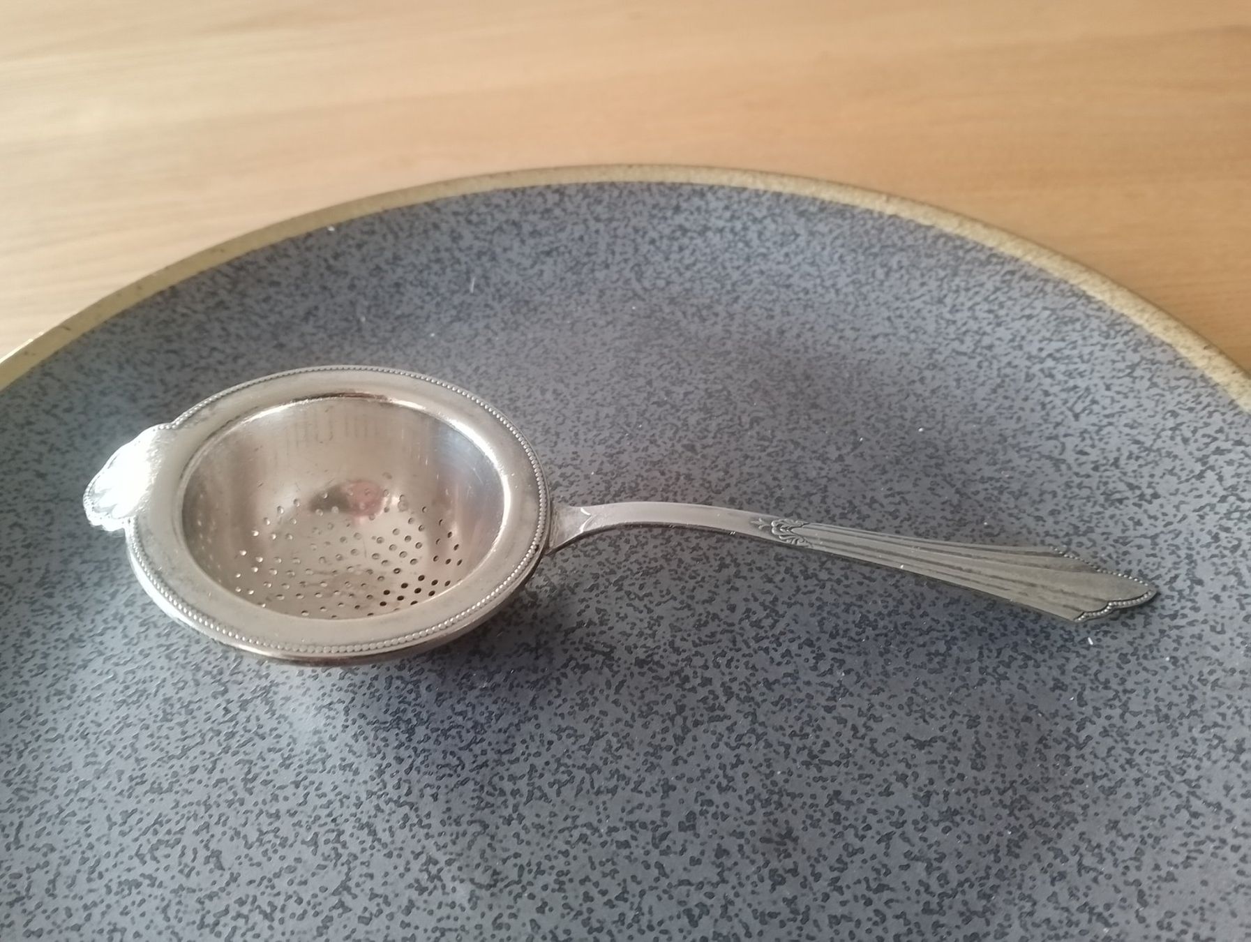 Elettrodomestici da cucina: Superschönes Teesieb versilbert, Fächermuster – Usato da Luzern venduto da Seri4 2