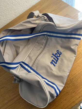 Nike Sporttasche neuwertig, perfekt für den Sommer ☀️