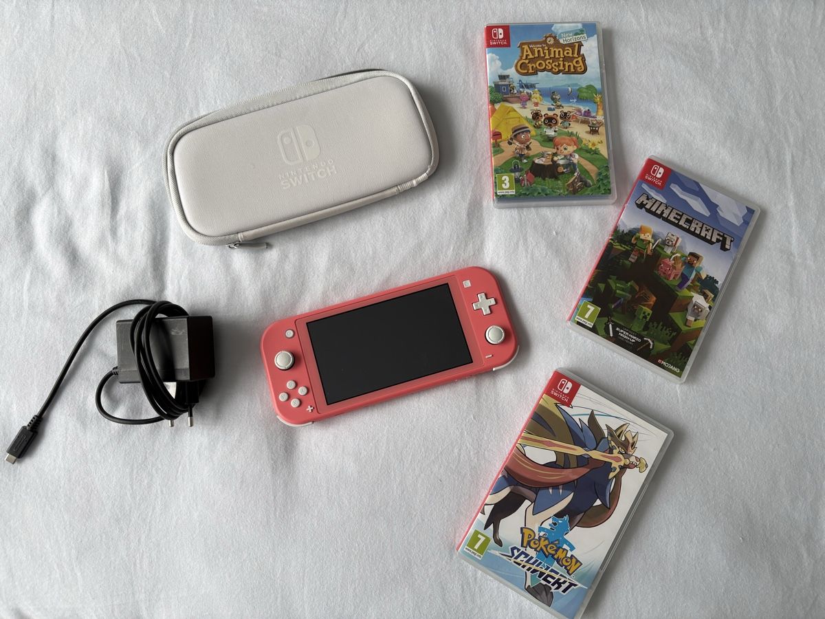 Nintendo Console: Nintendo Switch Lite Koralle + Spielecase + 3 Games – Usato da Wetzikon ZH venduto da sofaki01