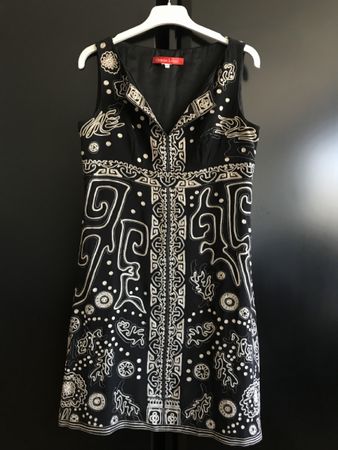 Robe Christian Lacroix, soie brodée noire T42