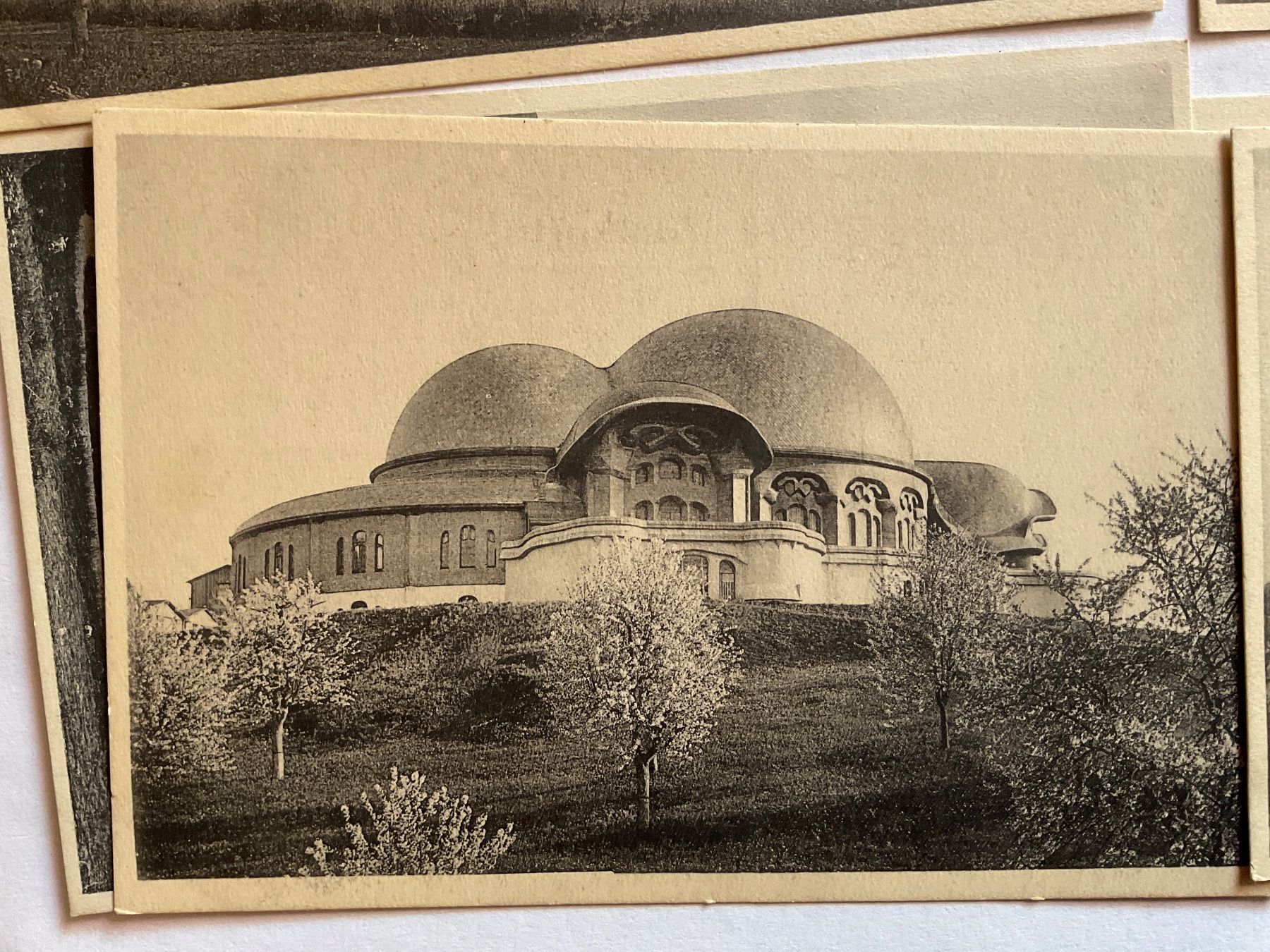 Cartoline postali: Set 8 Ansichtskarten Goetheanum Dornach, 1920 – Usato da Tecknau venduto da bleilaus 4