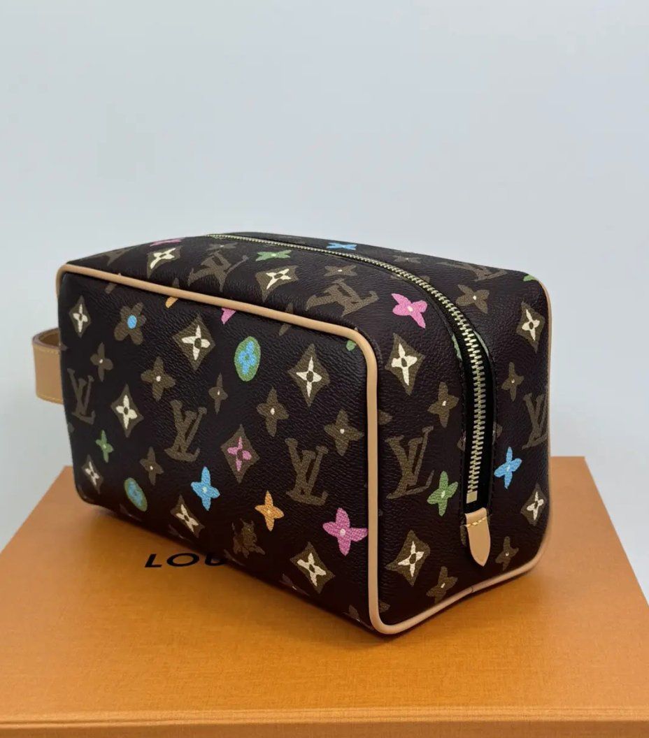 Louis Vuitton Borse da donna: ❤️Louis Vuitton Dopp Kit by Tyler – Nuovo e nell'imballaggio originale da Steinhausen venduto da Luxury_Limited 6