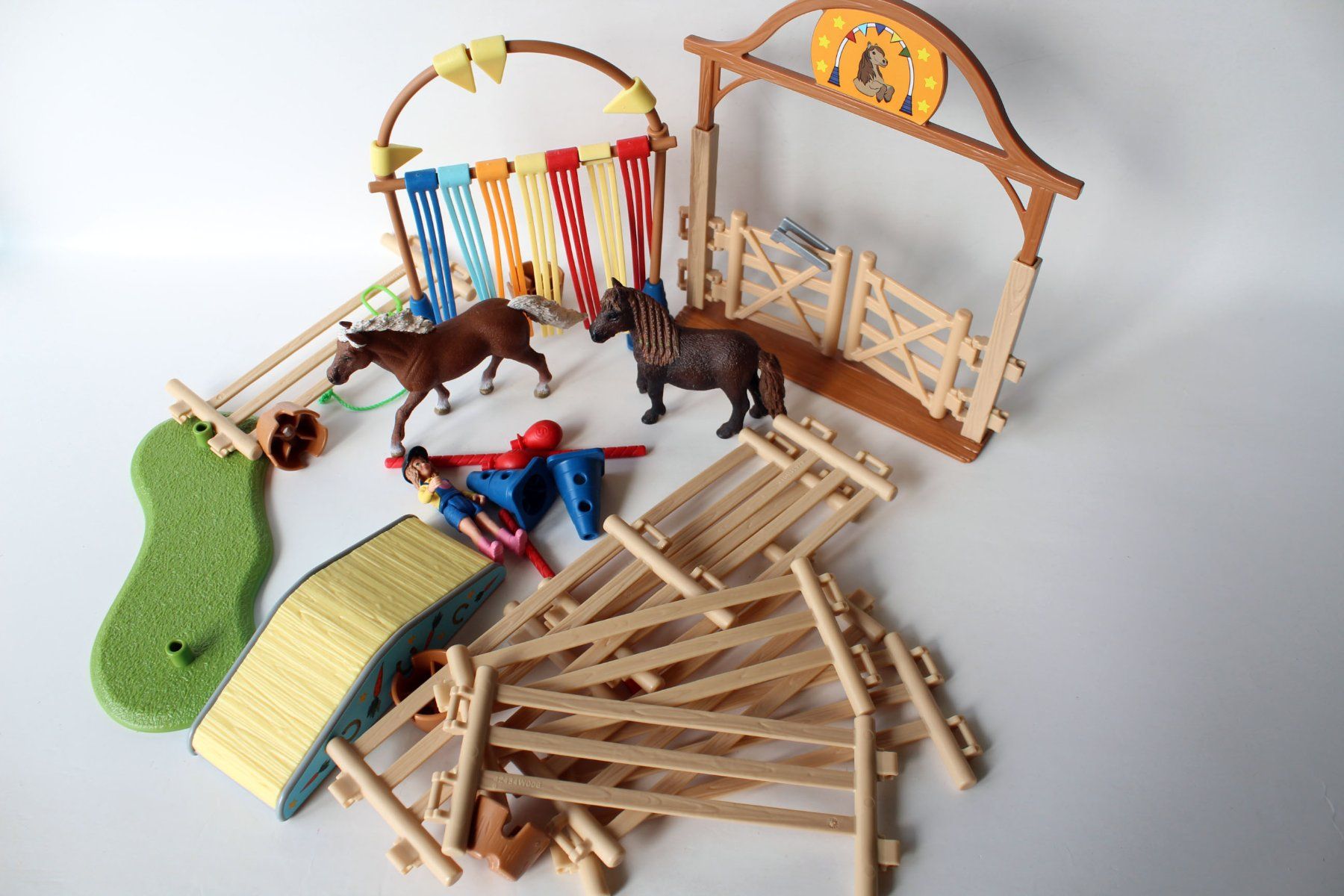 Schleich Giocattoli: SCHLEICH - Farm World "Pony Agility Training" – Usato da Roggwil BE venduto da Hemhem 2