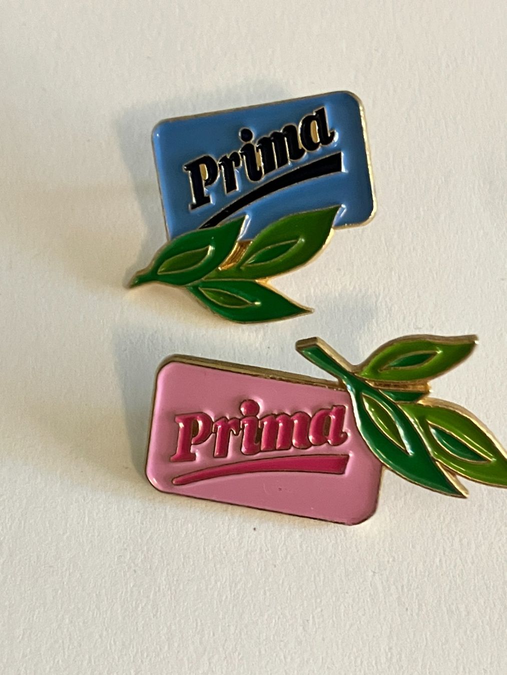 Placchette & Badge: 2 Pin Prima – Usato da Basel venduto da djwwpp