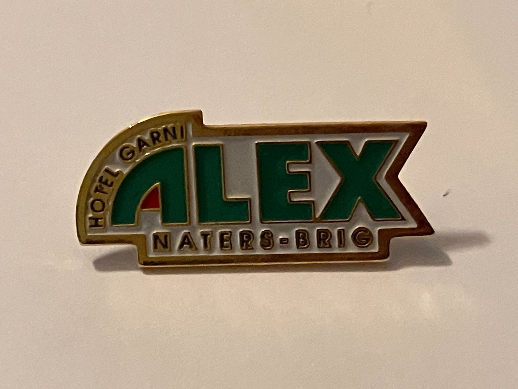 Placchette & Badge: 1 Pin Hotel Garni Alex Naters Brig – Usato da Basel venduto da djwwpp