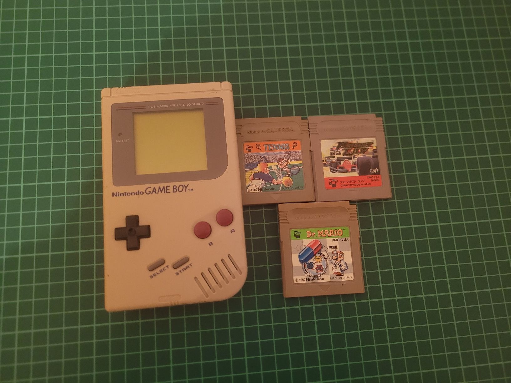 Nintendo Konsolen: Nintendo Game Boy Handheld Console - With Games Bundle! – Gebraucht aus Meyrin von Retro-GZ