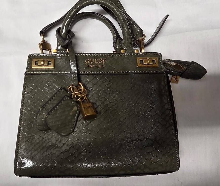 Guess Borse da donna: Neue Guess Tasche – Usato da Chur venduto da danielac1 1