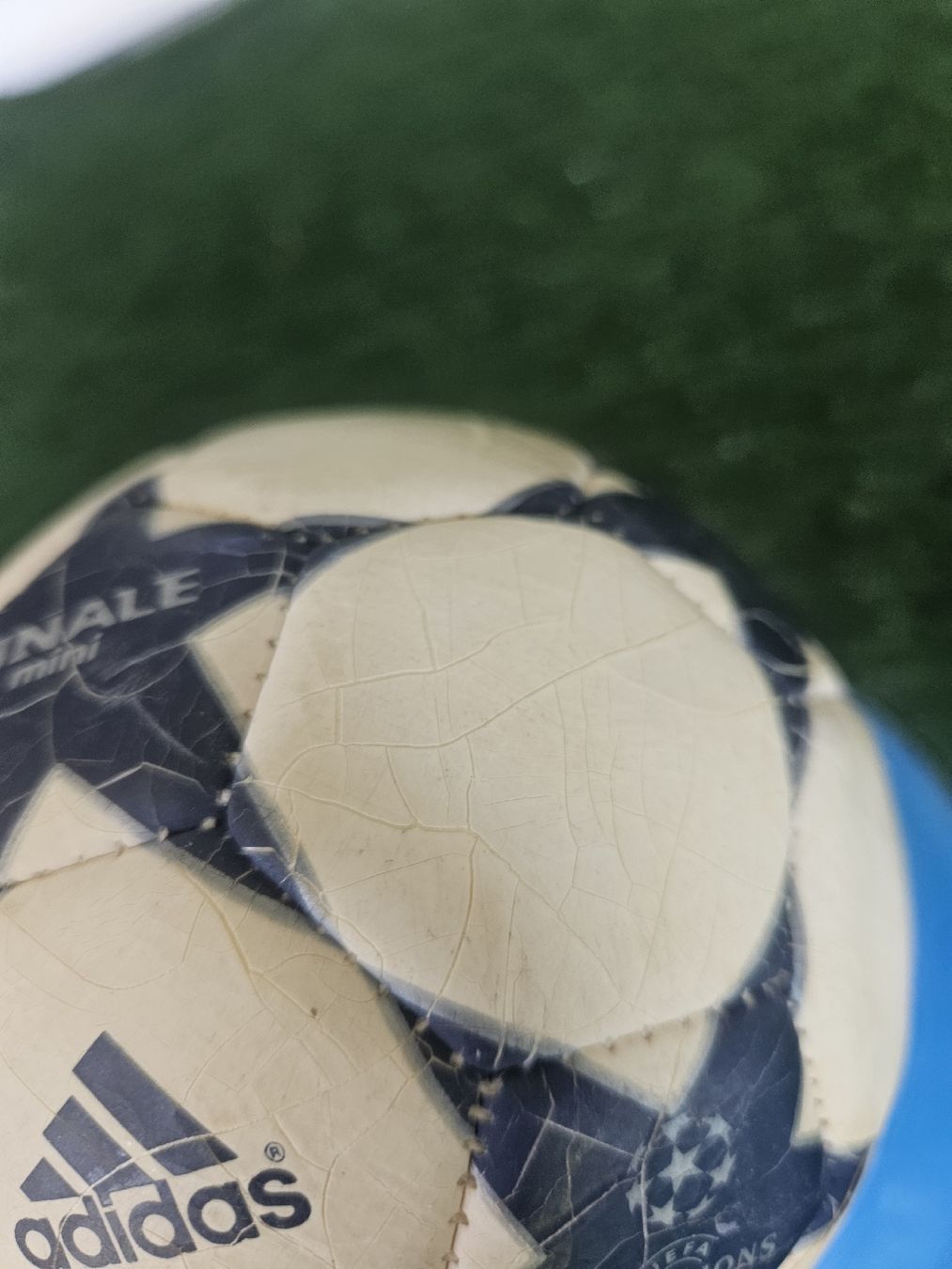 Adidas Palloni: Adidas Champions League Ball Mini – Usato da Emmenbrücke venduto da TopGato 3