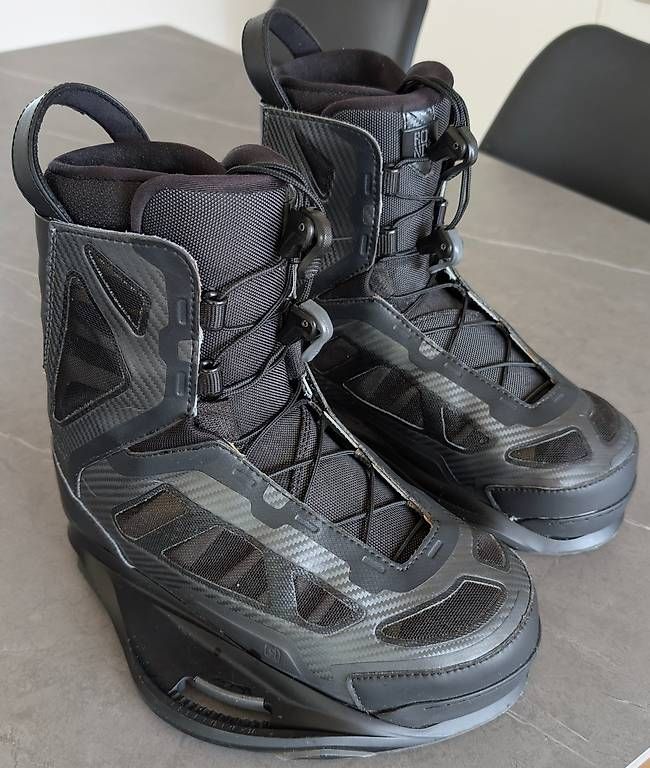 Ronix Tavole da surf e di nuoto: Ronix Parks Wakeboard / Kiteboard Boots Grösse 42 – Usato da Kriens venduto da Sir_ill