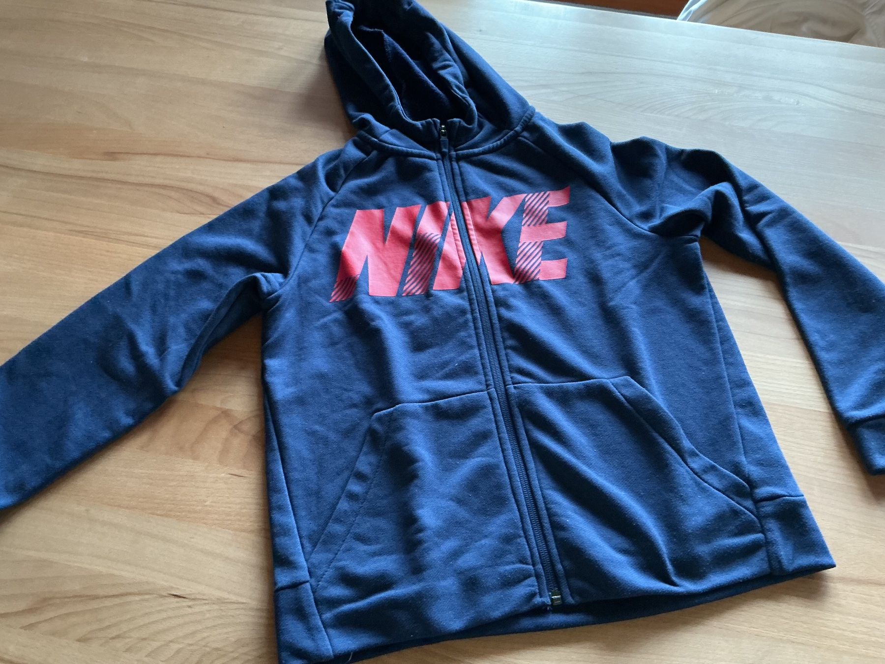 Nike Giacche: Jäckchen Nike, Gr. 146/152 – Usato da Schinznach Dorf venduto da Balz1968 1