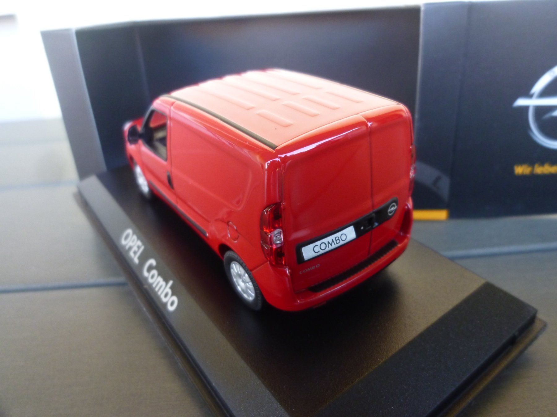 Norev Modellini d'auto: Opel Combo – Nuovo e nell'imballaggio originale da Flawil venduto da Imperiosud 3