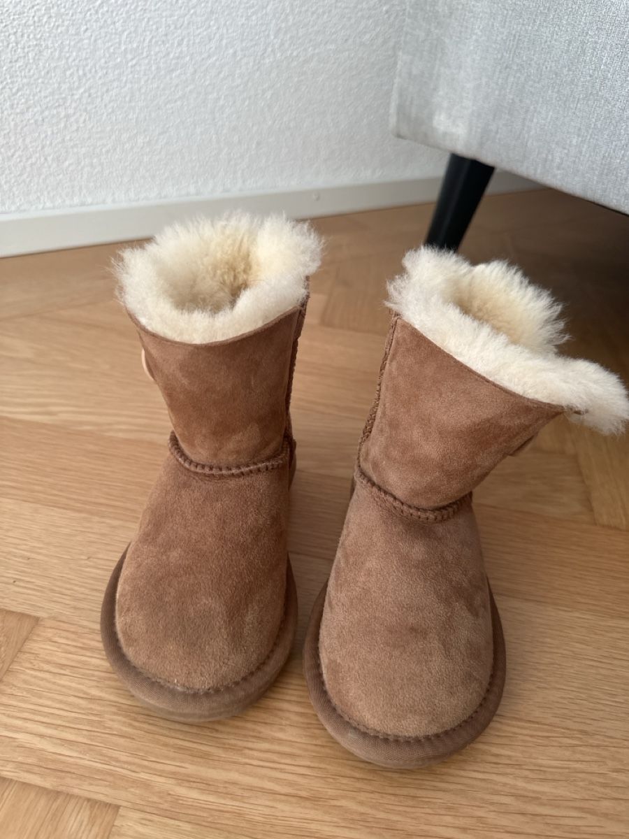 Ugg Scarpe per ragazze: UGG Boots Mädchen Gr. 27 – Nuovo (secondo la descrizione) da Emmen venduto da meh_xd8c