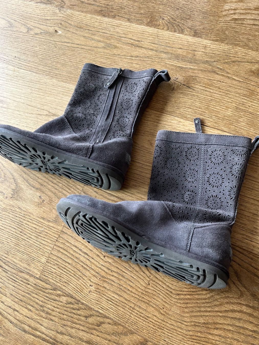 Ugg Scarpe da donna: Ugg Boots Grau, Grösse 38. – Nuovo (secondo la descrizione) da Heiligenschwendi venduto da Hermine6 2