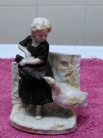 Porzellan Figur Kind mit Gans als Vase guter Zustand