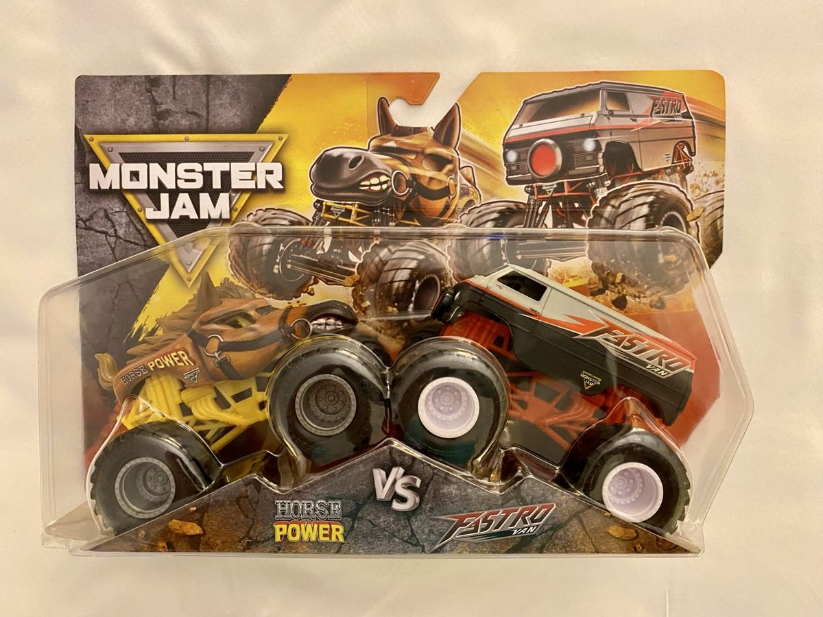 Hasbro Giocattoli: Monster Jam Series 32 HorsePower vs. FastroVan – Nuovo e nell'imballaggio originale da Oberembrach venduto da theZaz