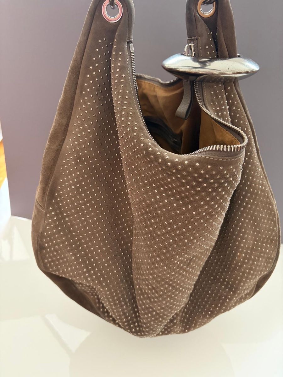 Jimmy Choo Borse da donna: Jimmy Choo Suede Hobo Beige Studs – Nuovo (secondo la descrizione) da Zürich venduto da koc_6l5j 1