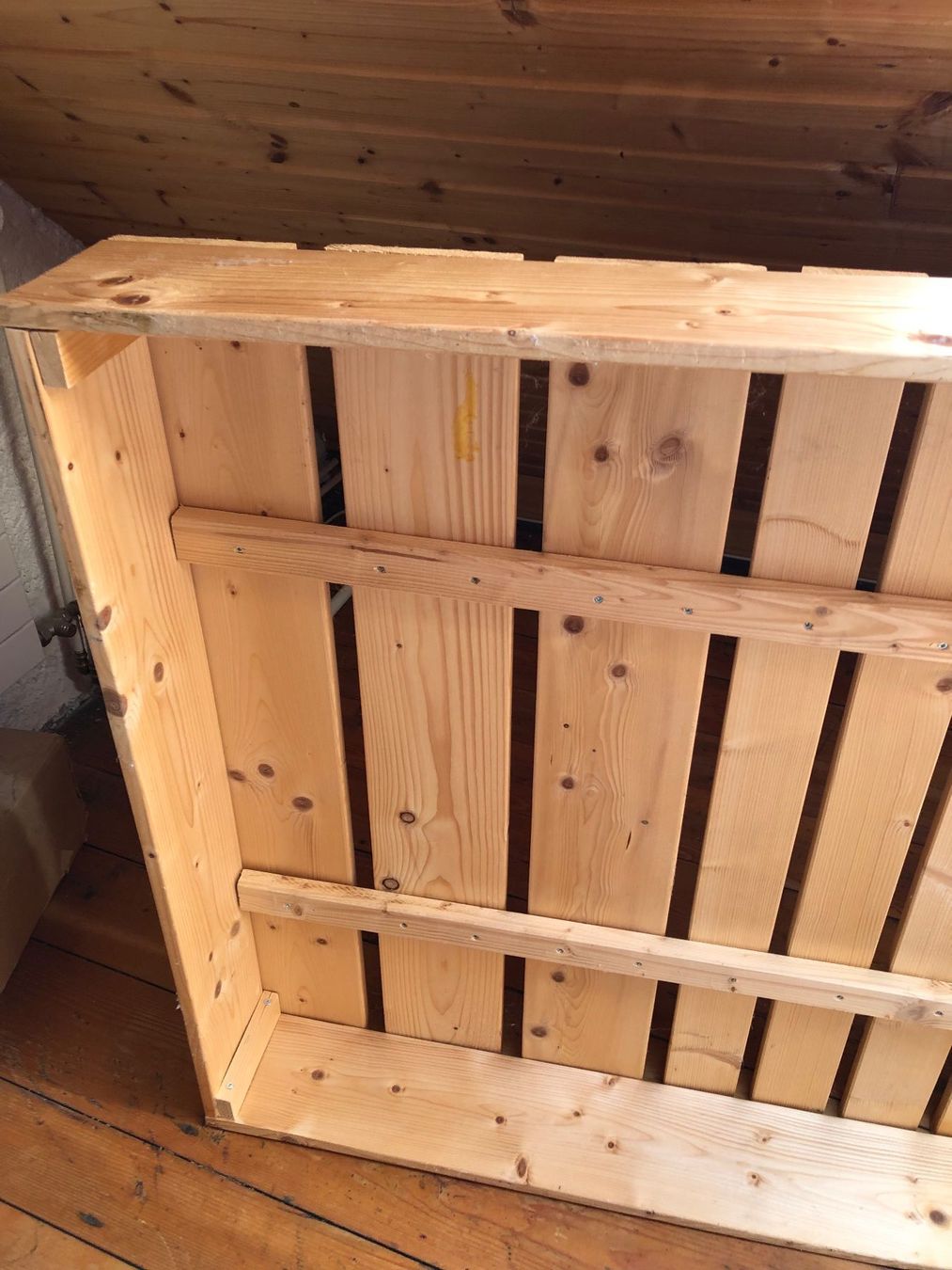 Letti: Holzbettgestell (oder eine Menge Feuerholz) – Usato da Zürich venduto da swinguin 3
