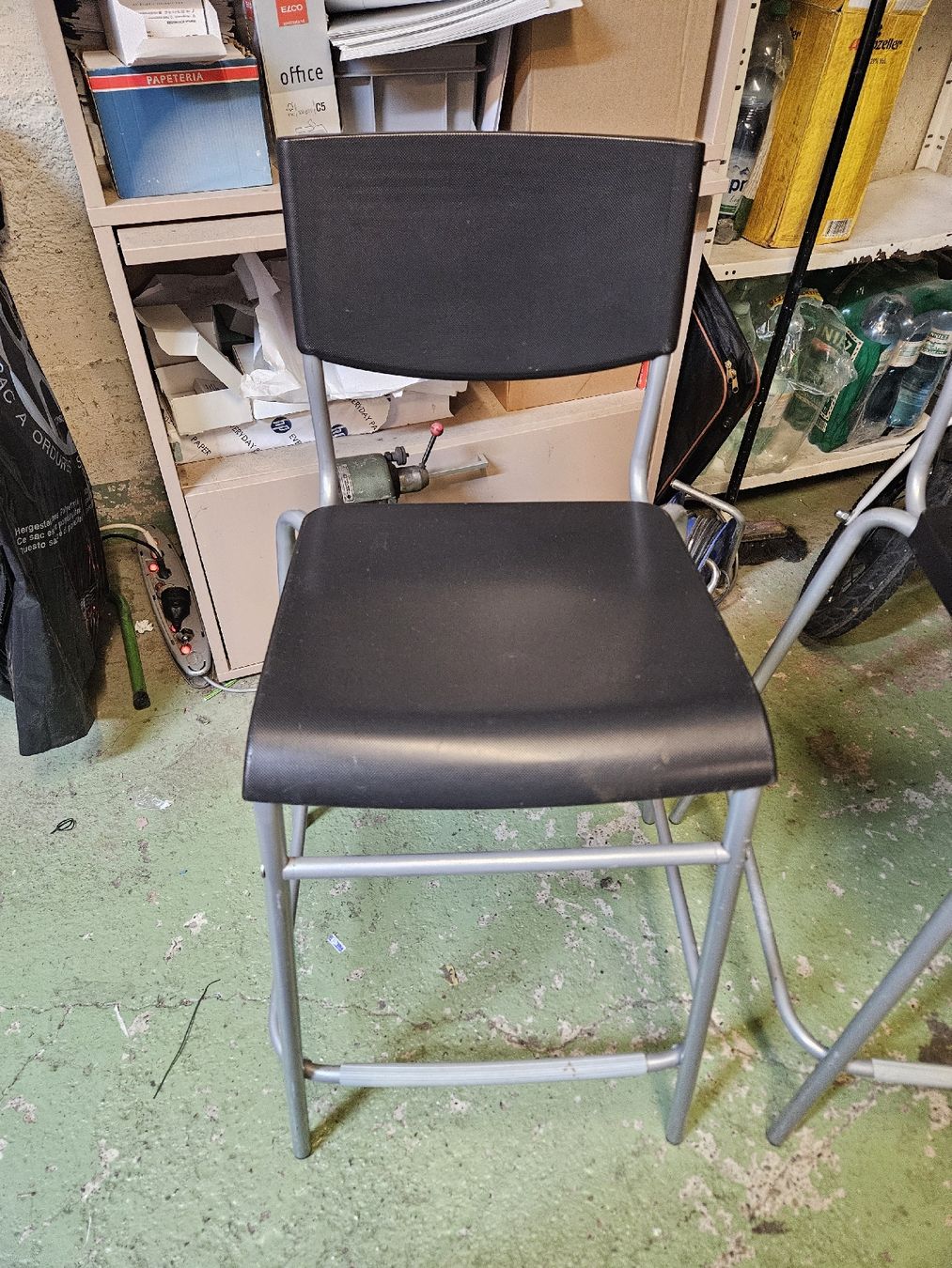 Ikea Sgabelli: 2 Bar hocker Schwarz Kunstoff (D1) – Usato da Rorschach venduto da TimelessTrading 1