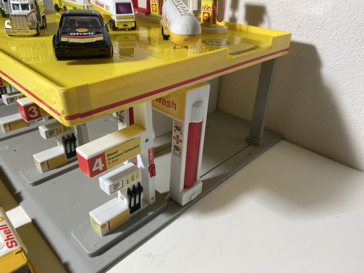 Modellini d'auto: Shell Modellautos/ Tankstelle – Usato da Winterthur venduto da ben_9vxx 6