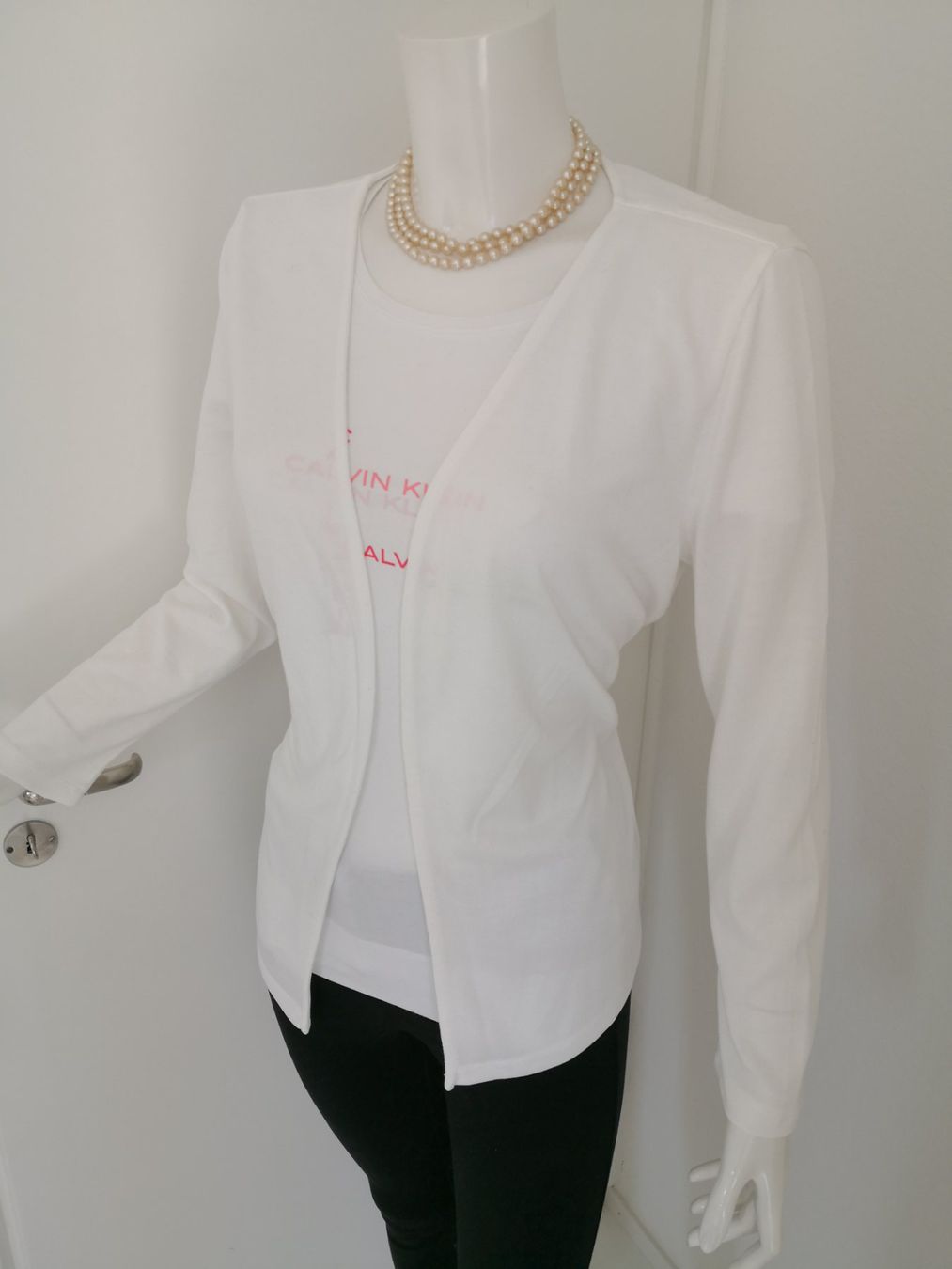 Jacken: 🤩STRICK-CARDIGAN WEISS – Gebraucht aus Olten von Naja-Twins-Twins 5