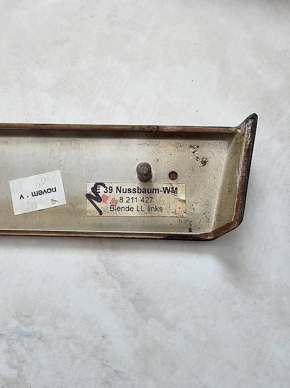 Articoli in legno: E39 Zierleisten Nussbaum – Usato da Meltingen venduto da mergimmorina 3