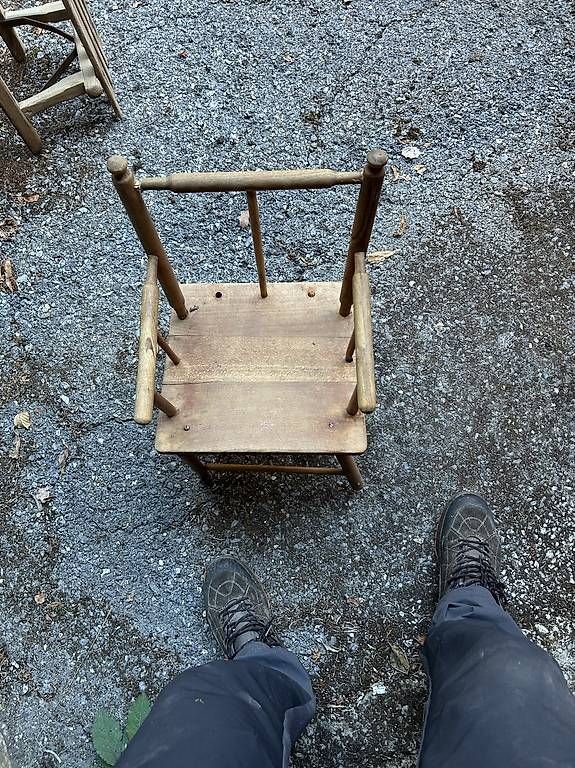 Stühle: Petite chaise enfant  – Defekt aus Les Marécottes von crocodile5 2