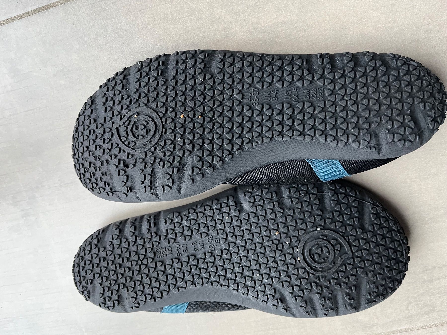 Scarpe per ragazzi: Badeschuhe Grösse 36/37 – Usato da Brugg AG venduto da daniela065 1