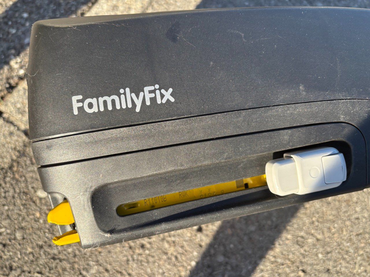 Maxi-Cosi Sièges auto: Maxi Cosi FamilyFix mit Isofix – D'occasion à Ruswil par Tigerfighter7 4