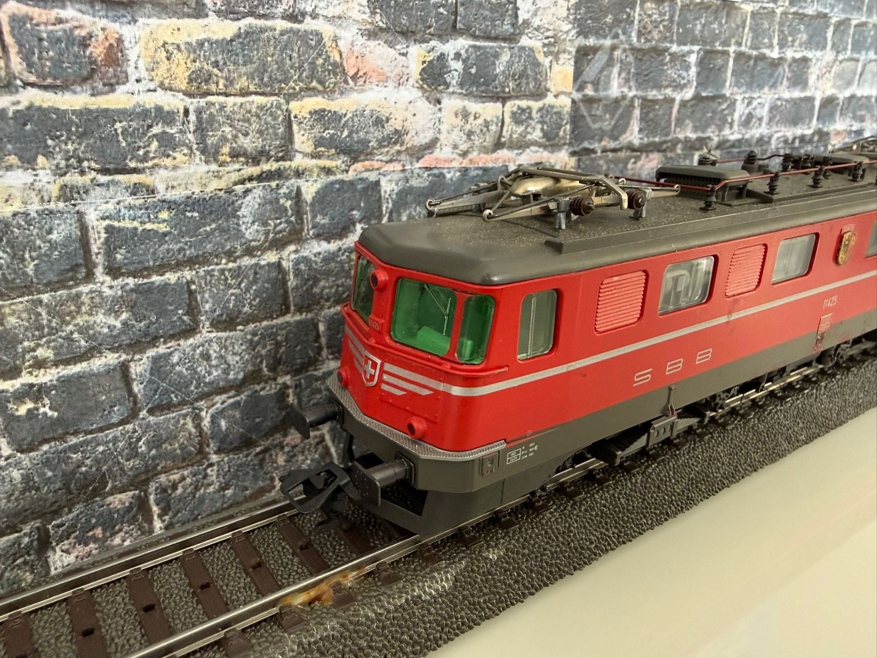 Märklin Modelleisenbahnen: Märklin Ae6/6 Digital – Gebraucht aus Altdorf UR von modellbau-widmer 3